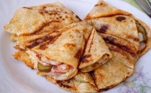 Melegszendvics burgonyás lángosban