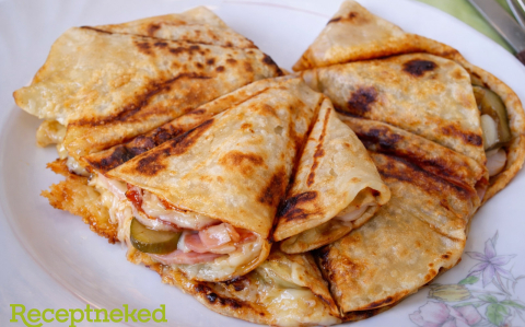 Melegszendvics burgonyás lángosban