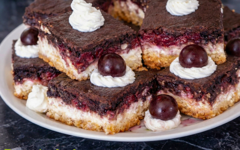 Meggyes-túrós lusta asszonyok receptje