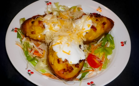 Héjában főtt, töltött burgonya recept fotóval Héjában főtt, töltött burgonya