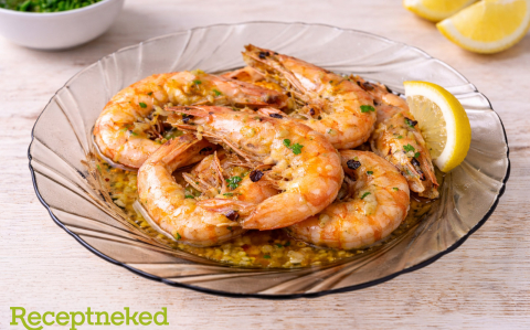 Fokhagymás garnéla egészben