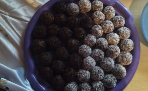Csokoládékrémmel töltött kókuszgolyó
