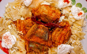 Pontypörkölt túrós tésztával