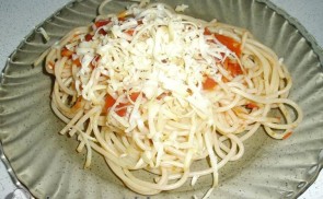 Paradicsomszószos spagetti