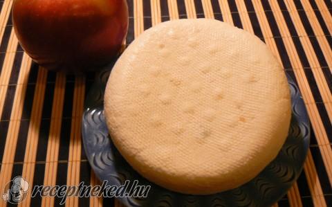 Fokhagymás házi sajt