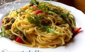 Parmezános spagetti kékkagylóval és rukkolával