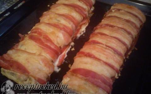 Csirkemell őzgerinc formában bacon-nel