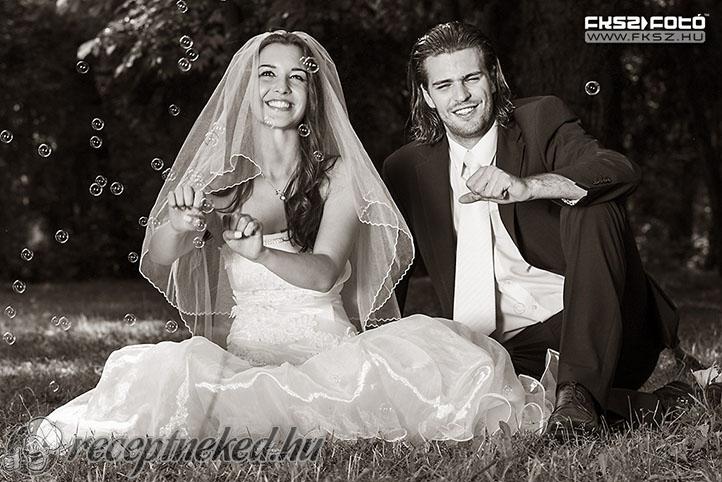 Esküvői Pár az Öröm mámorában (FKSZ Fotó, Nagy Arnold: www.fksz.hu)