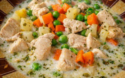 Tárkonyos Csirkeraguleves