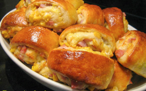 Sonkával-kukoricával töltött hajtovány