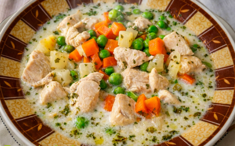 Tárkonyos Csirkeraguleves