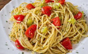 Fokhagymás-olívás spagetti