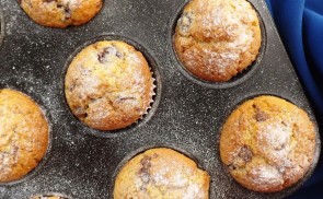 Meggyes-tejcsokis muffin