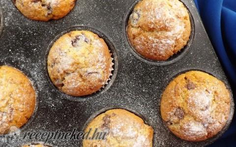 Meggyes-tejcsokis muffin