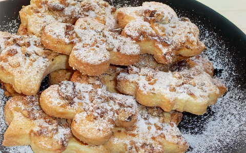 Preckedli (diós linzer)