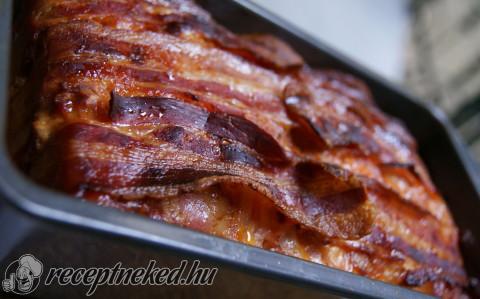 Bacon-be csomagolt vagdalt