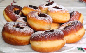 Szalagos farsangi fánk