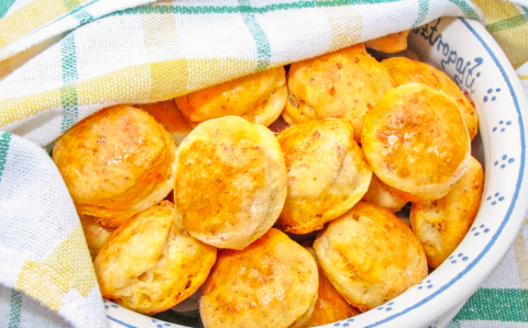 Kolbászos, túrós pogácsa recept fotóval Kolbászos, túrós pogácsa