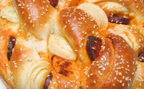 Parasztkalács kolbász krémmel töltve