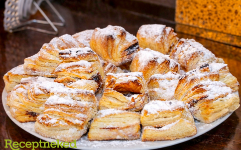 Hájas-leveles szilvalekváros sütemény