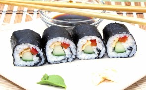 Makizushi (巻き) sushi, szusi