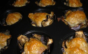 Padlizsános húsgolyók muffinsűtőben sütve