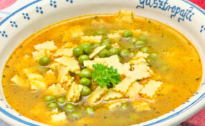 Magyaros zöldborsóleves recept fotóval Magyaros zöldborsóleves