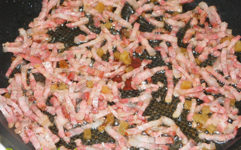 Rakott kecskesajtos tészta