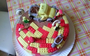 Lego torta csokis vajkrémmel