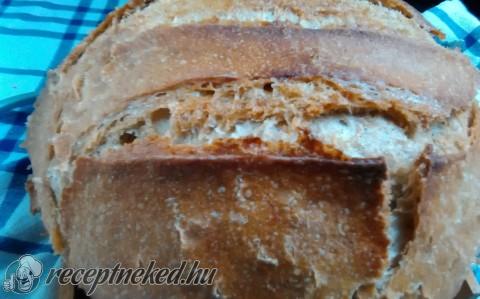 Házi kenyér teljes kiőrlésű lisztből
