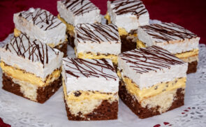 Kókuszos-habgaluskás krémes sütemény