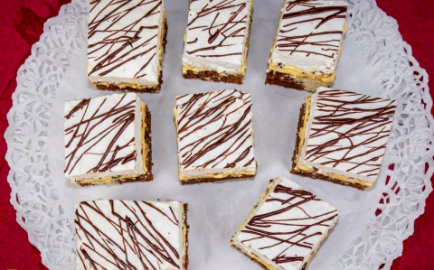 Kókuszos-habgaluskás krémes sütemény