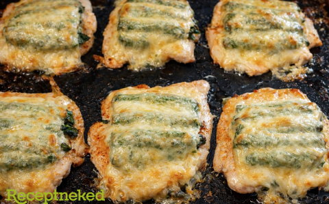 Spárgával, sajttal sütött csirkemell