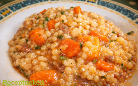 Zöldséges-kolbászos tarhonya