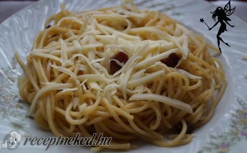 Tejszínes carbonara spagetti