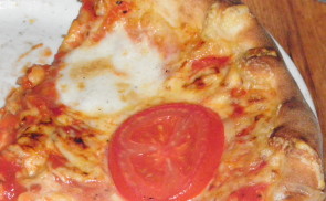 Margherita pizza kemencében
