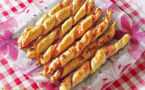 Baconos-füstölt sajtos csavart rúd recept fotóval Baconos-füstölt sajtos csavart rúd