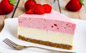 Fehércsokoládés epres mousse torta