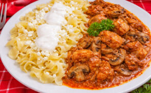 Gombás harcsapaprikás