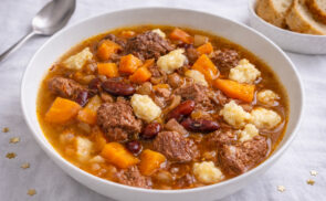 Babos lencsegulyás csipetkével