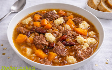 Babos lencsegulyás csipetkével