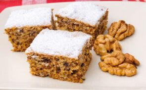 Gyümölcsös-rumos kevert süti