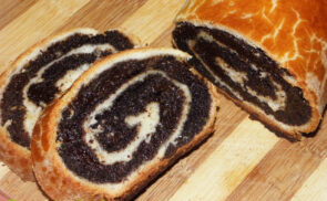 Aszalt szilvás-mákos bejgli