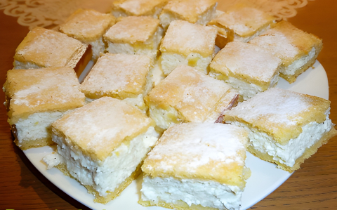 A nagyi pehelykönnyű túrós pitéje recept fotóval A nagyi pehelykönnyű túrós pitéje