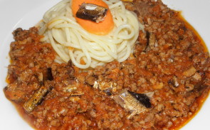 Bolognai spagetti füstölt sprotnival