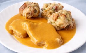 Vadas zsemlegombóccal