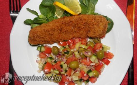 Rántott tengeri hal salátával