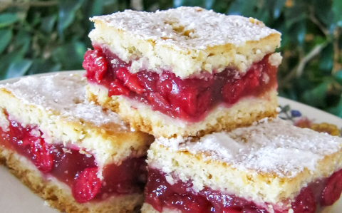 Meggyes pudingos pite