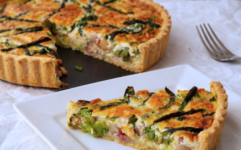 Spárgás-baconos pite