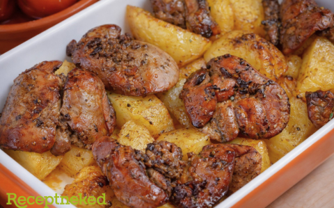 Tepsis csirkemáj krumplival